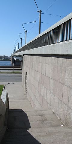 Мост Александра Невского самый длинный разводной мост через Неву