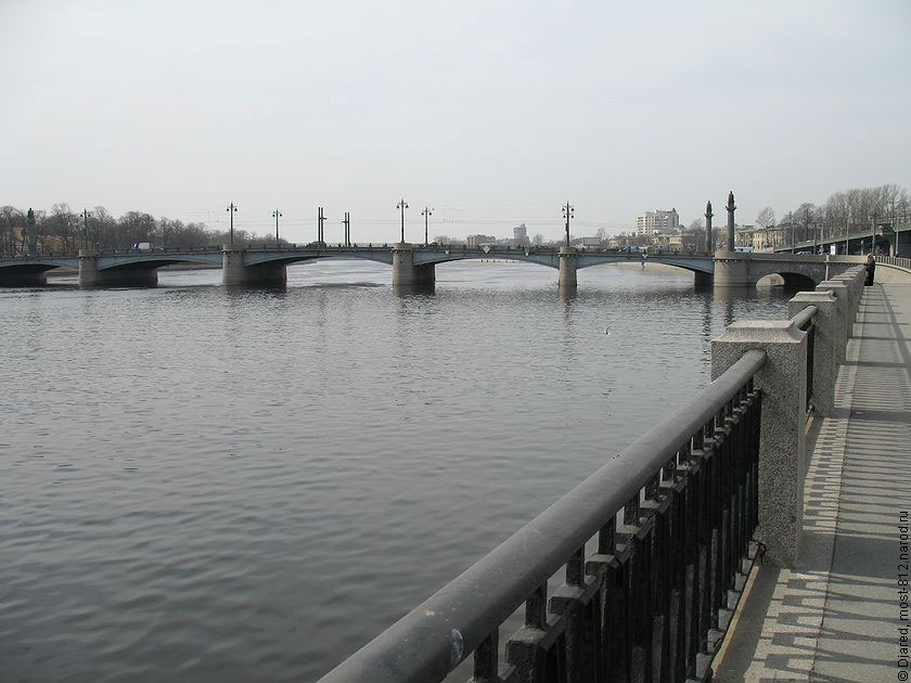 Ушаковский мост, ограждение Ушаковской набережной