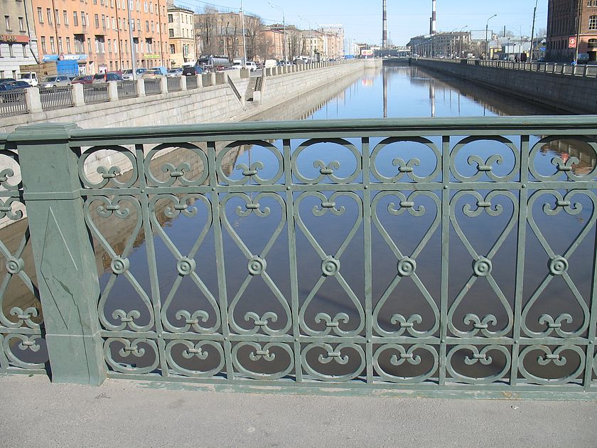 металлическая кованная решётка моста, решётка ограждения, декоратявная рещётка, решётка моста, Варшавский мост